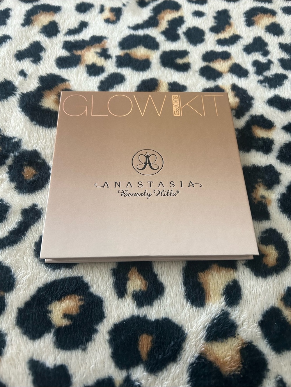 Anastasia Beverly Hills Glow Kit - Highlighter Palette